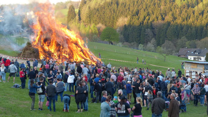 2019 - Osterfeuer - (19)